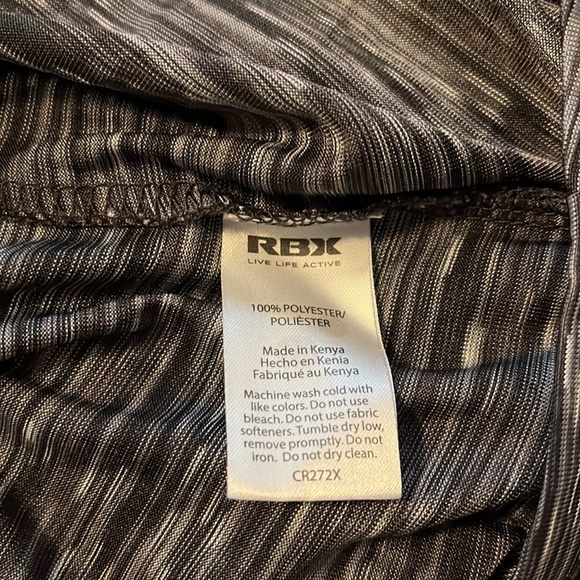 5/25 never used only tried on once, reebox black 1X dri fit shirt super soft - Picture 7 of 8
